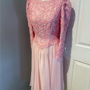 Elegant Pink appliqué, sequin, & Lace Mother of Bride Dress S/12